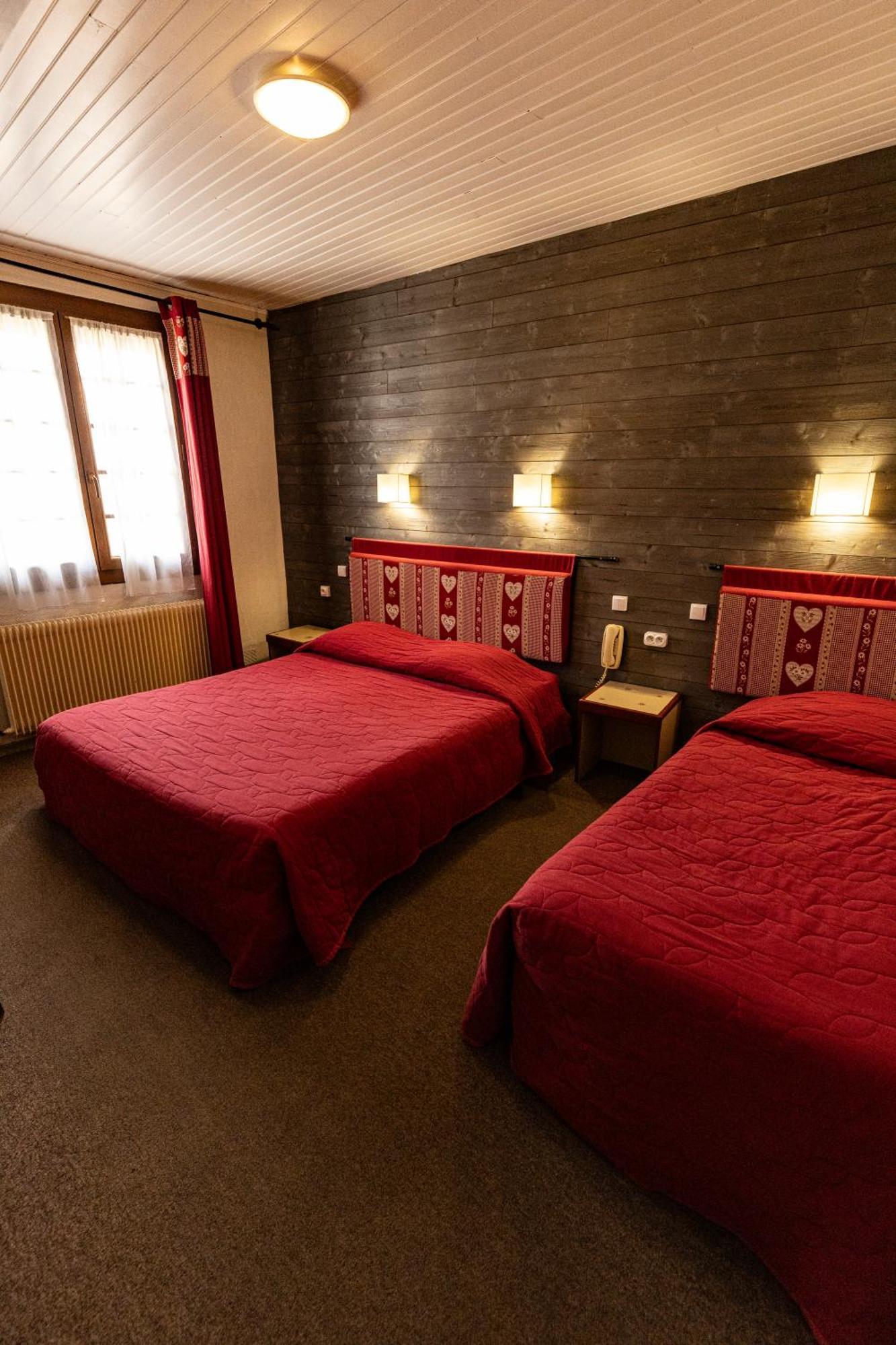Hotel Le Coq D'Or Les Angles  Exteriör bild